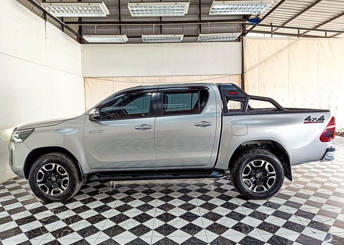 Used 8
                    TOYOTA
                     for Sale Image