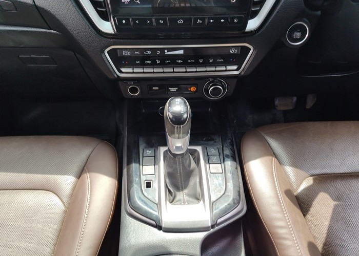 Used 12
                    ISUZU
                     for Sale Image