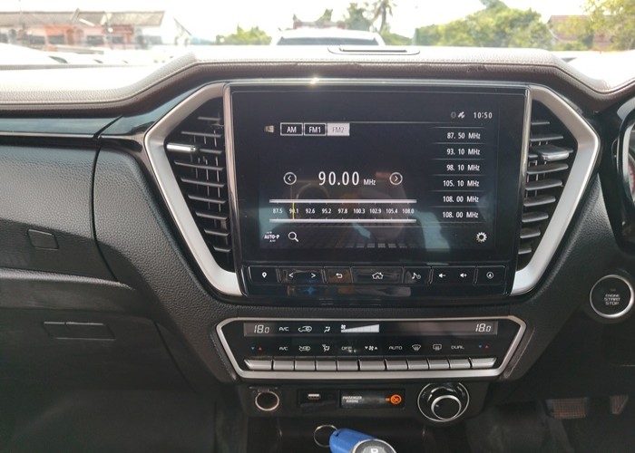Used 12
                    ISUZU
                     for Sale Image