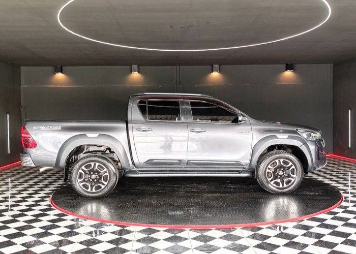 Used 8
                    TOYOTA
                     for Sale Image