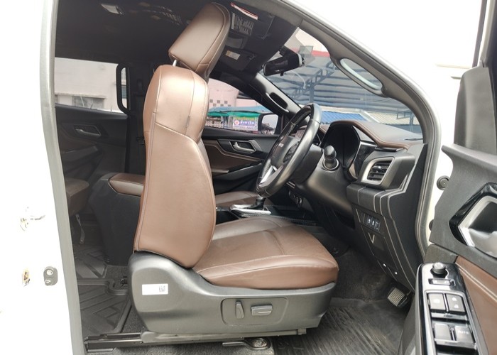 Used 5
                    ISUZU
                     for Sale Image