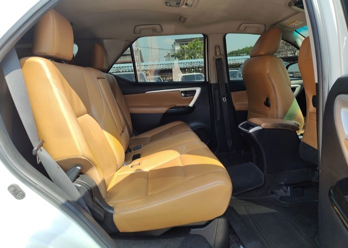 Used 7
                    TOYOTA
                     for Sale Image