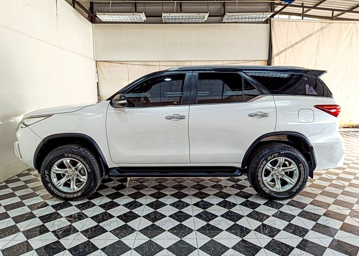 Used 9
                    TOYOTA
                     for Sale Image