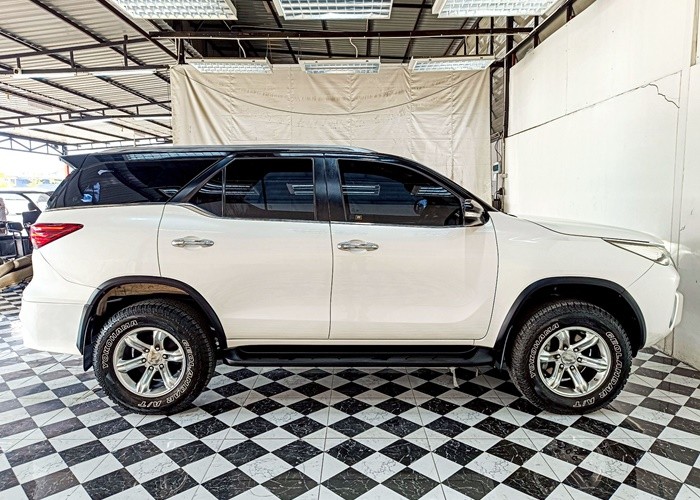 Used 9
                    TOYOTA
                     for Sale Image