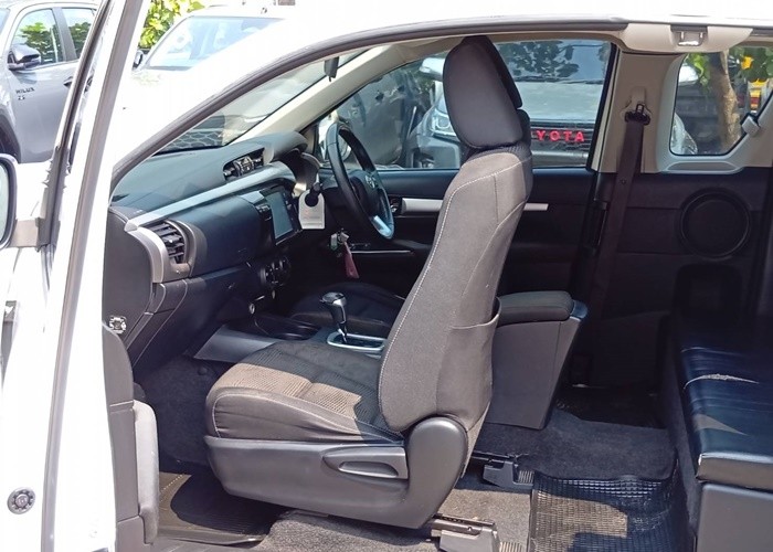 Used 12
                    TOYOTA
                     for Sale Image