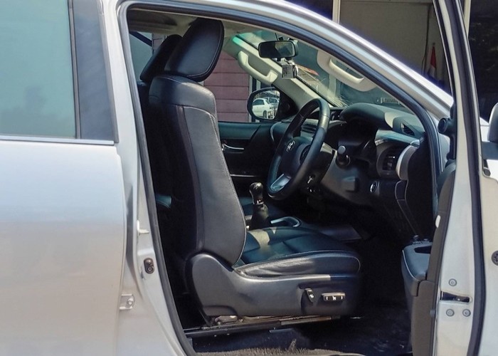 Used 12
                    TOYOTA
                     for Sale Image