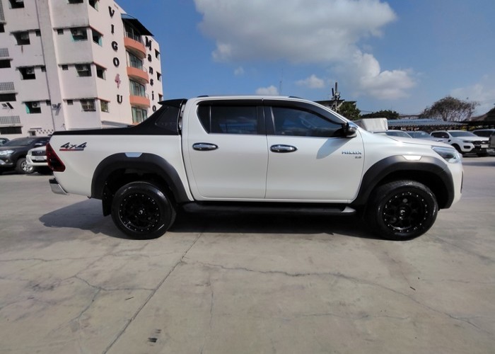 Used 9
                    TOYOTA
                     for Sale Image