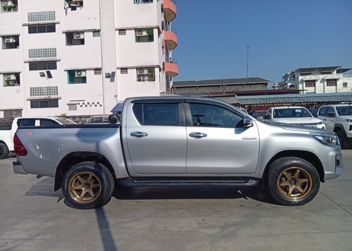 Used 12
                    TOYOTA
                     for Sale Image
