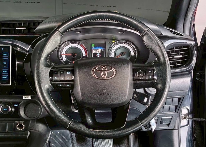 Used 7
                    TOYOTA
                     for Sale Image