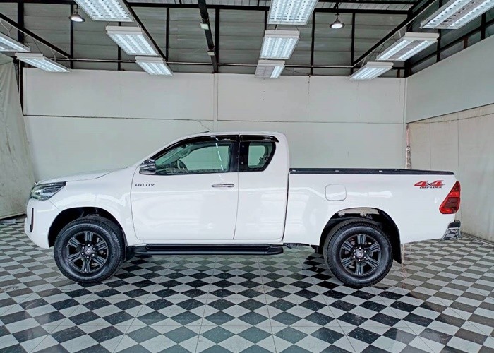 Used 12
                    TOYOTA
                     for Sale Image