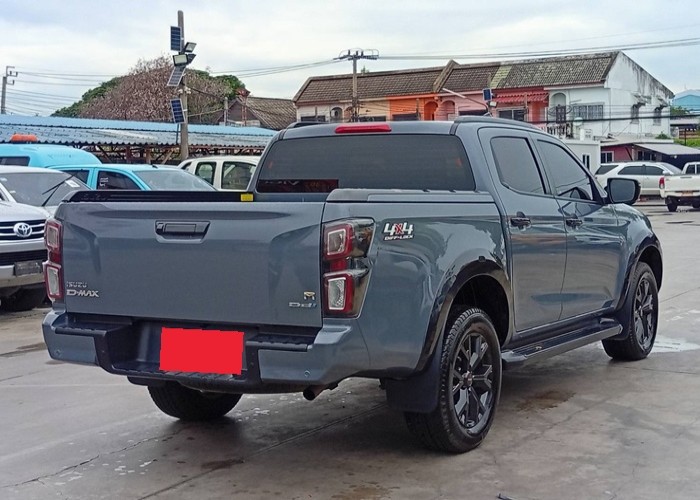 Used 11
                    ISUZU
                     for Sale Image