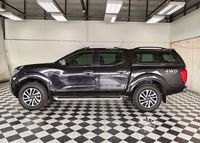 Used 7
                    NISSAN
                     for Sale Image