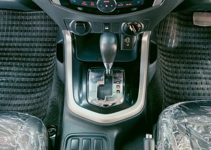 Used 7
                    NISSAN
                     for Sale Image