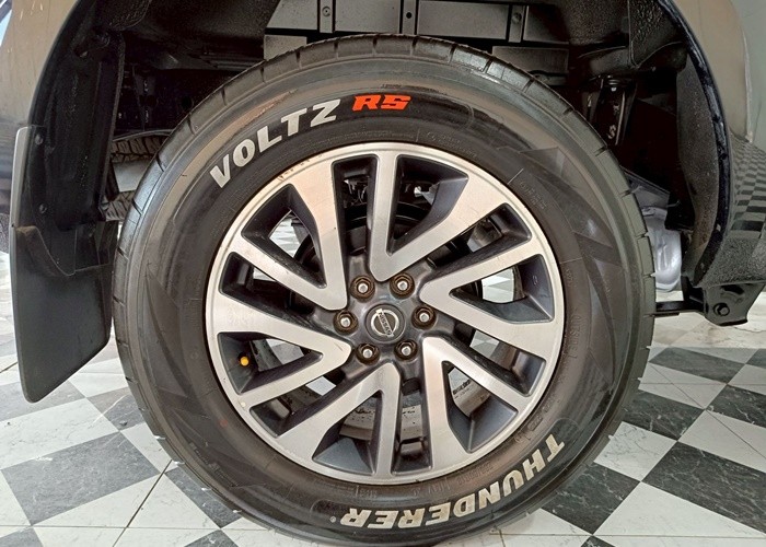 Used 7
                    NISSAN
                     for Sale Image