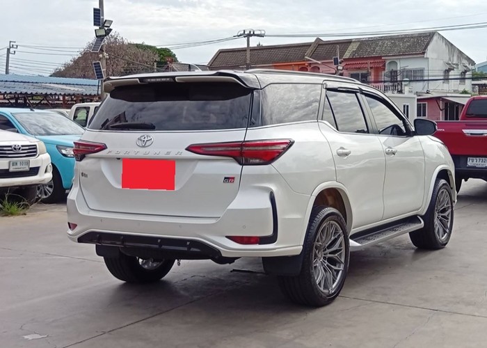 Used 5
                    TOYOTA
                     for Sale Image