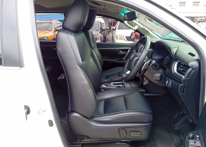 Used 5
                    TOYOTA
                     for Sale Image