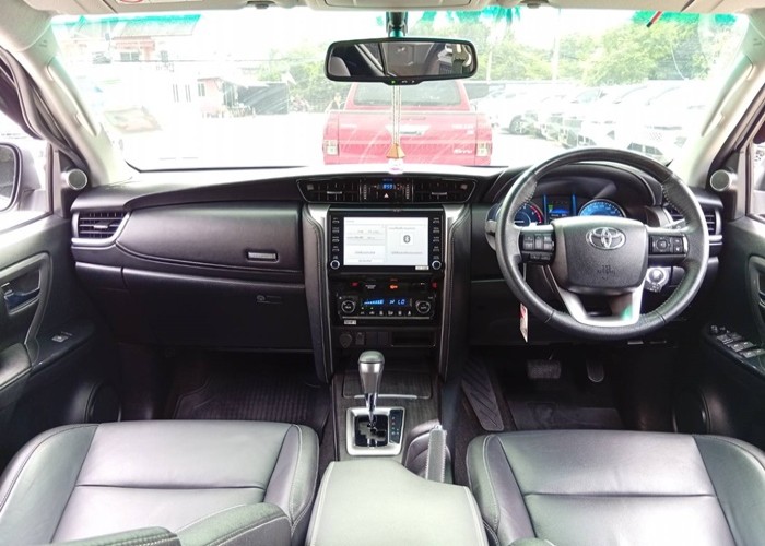 Used 5
                    TOYOTA
                     for Sale Image