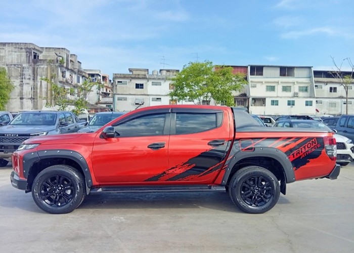 Used 11
                    MITSUBISHI
                     for Sale Image