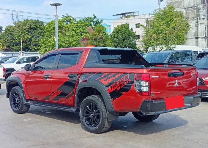 Used 11
                    MITSUBISHI
                     for Sale Image