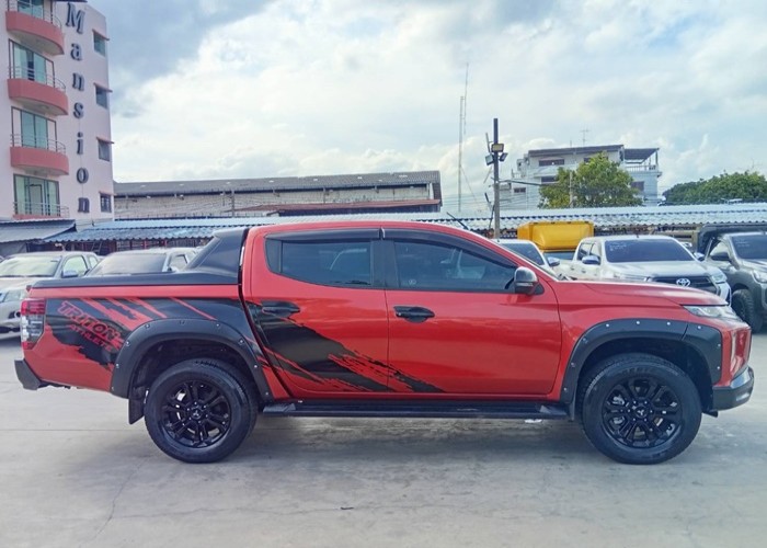 Used 11
                    MITSUBISHI
                     for Sale Image