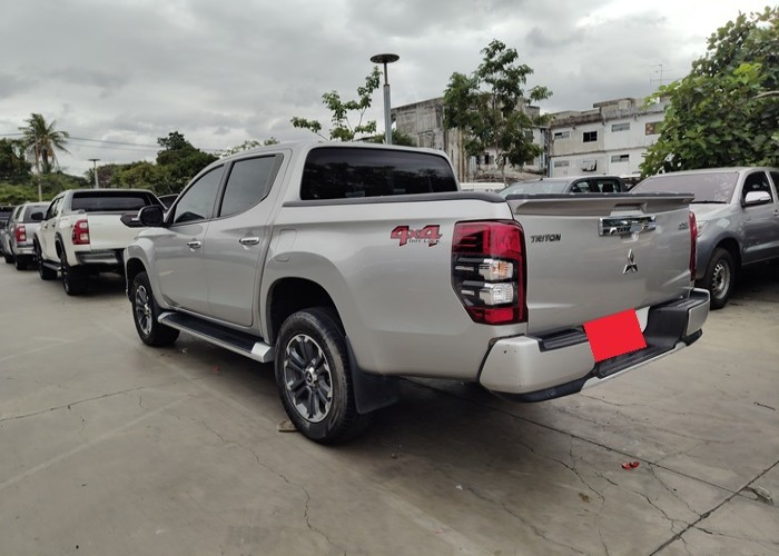Used 8
                    MITSUBISHI
                     for Sale Image