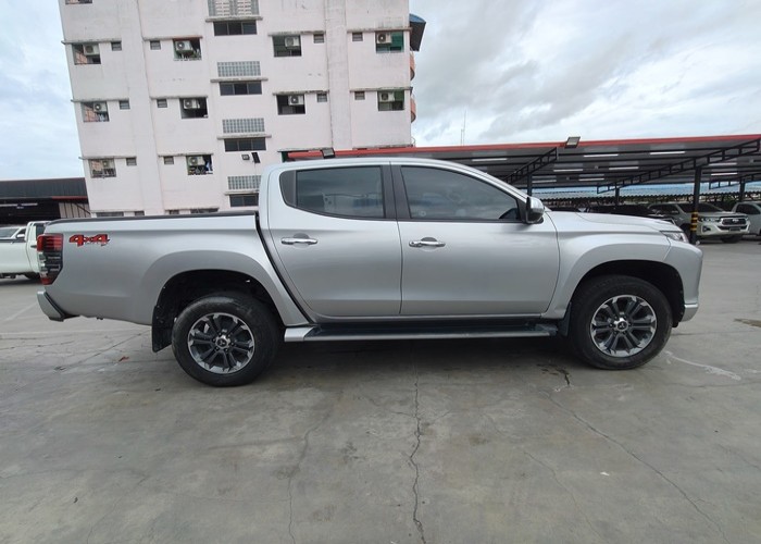 Used 8
                    MITSUBISHI
                     for Sale Image