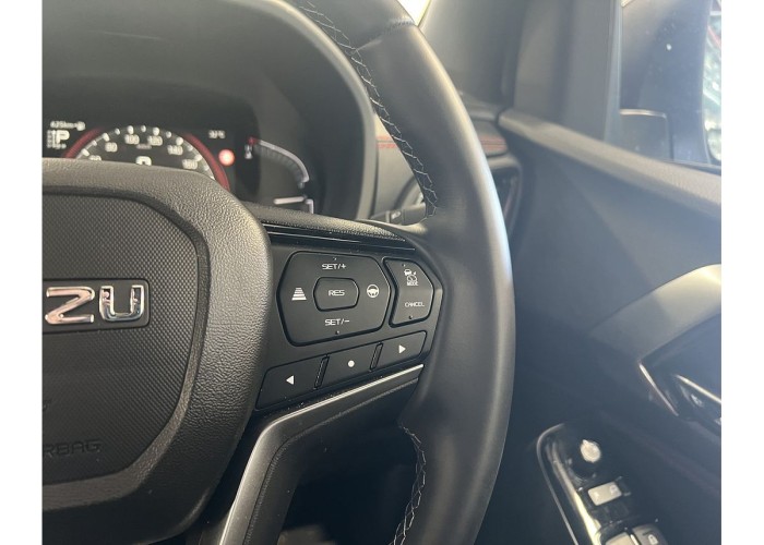 Used 1
                    ISUZU
                     for Sale Image