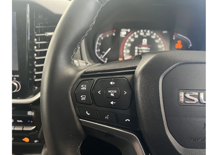 Used 1
                    ISUZU
                     for Sale Image