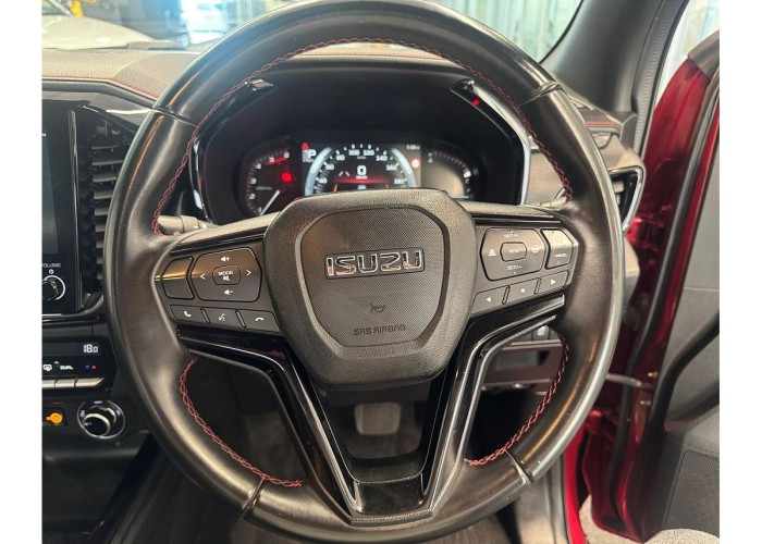 Used 1
                    ISUZU
                     for Sale Image