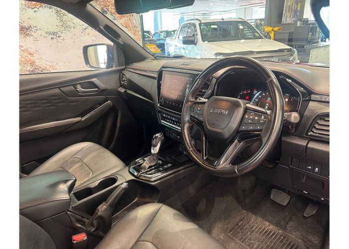 Used 1
                    ISUZU
                     for Sale Image