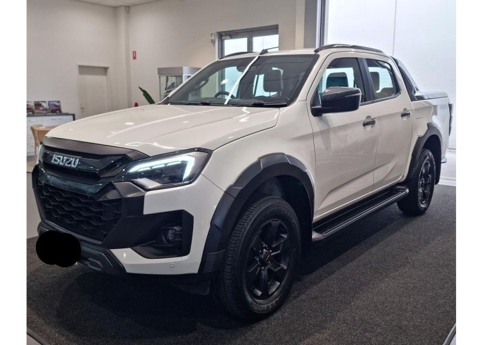 Used 1
                    ISUZU
                     for Sale Image