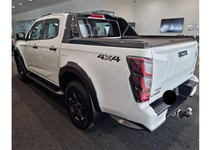 Used 1
                    ISUZU
                     for Sale Image