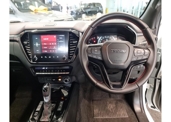 Used 1
                    ISUZU
                     for Sale Image