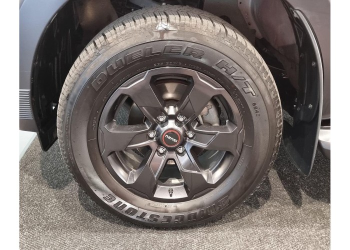 Used 1
                    ISUZU
                     for Sale Image