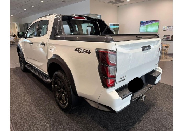 Used 1
                    ISUZU
                     for Sale Image