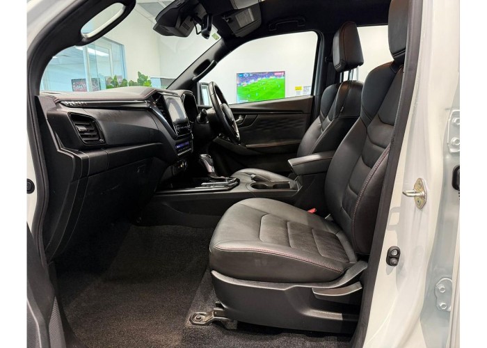 Used 1
                    ISUZU
                     for Sale Image