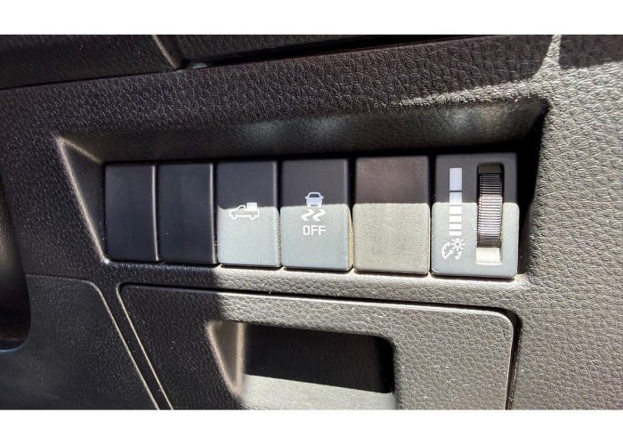 Used 1
                    ISUZU
                     for Sale Image