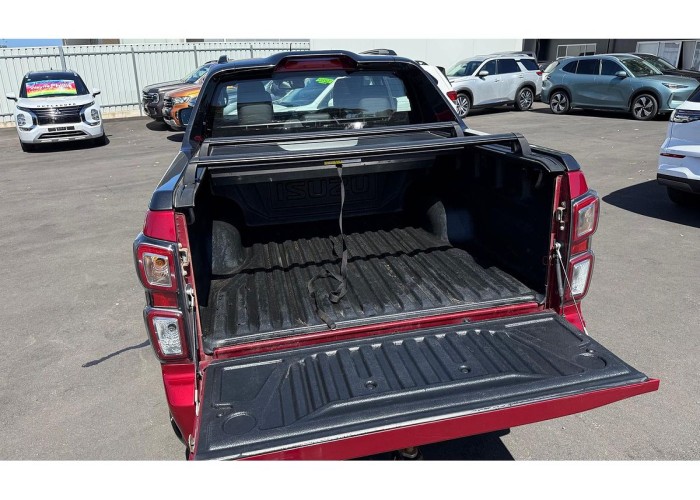 Used 1
                    ISUZU
                     for Sale Image