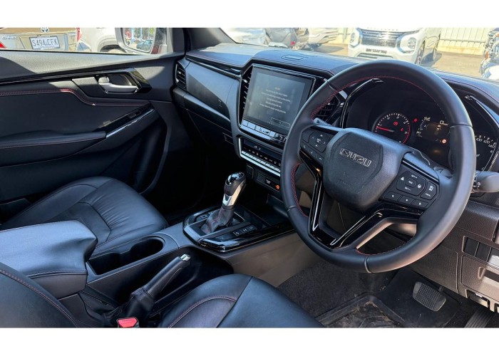 Used 1
                    ISUZU
                     for Sale Image