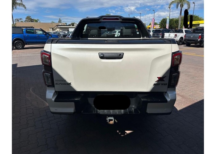 Used 1
                    ISUZU
                     for Sale Image