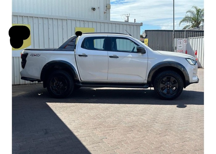 Used 1
                    ISUZU
                     for Sale Image