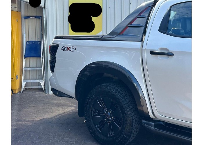 Used 1
                    ISUZU
                     for Sale Image