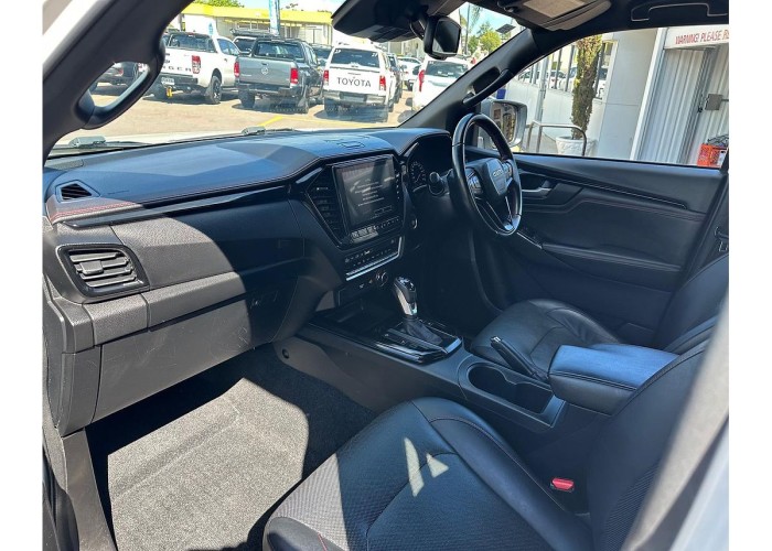 Used 1
                    ISUZU
                     for Sale Image