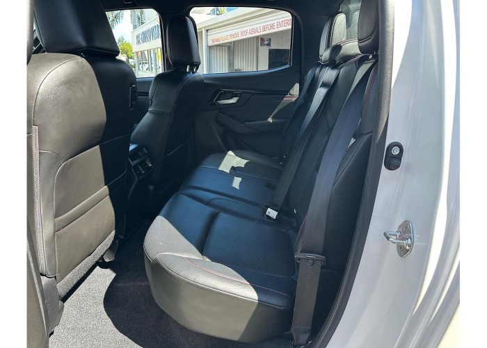 Used 1
                    ISUZU
                     for Sale Image