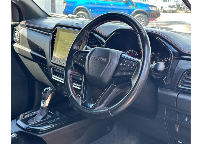 Used 1
                    ISUZU
                     for Sale Image