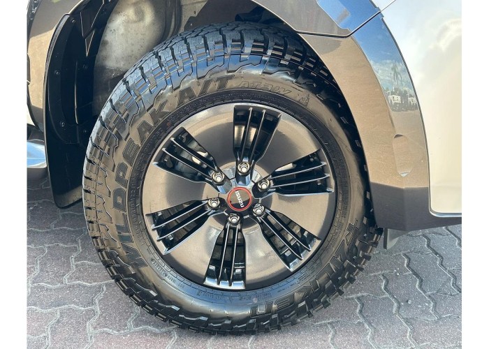 Used 1
                    ISUZU
                     for Sale Image