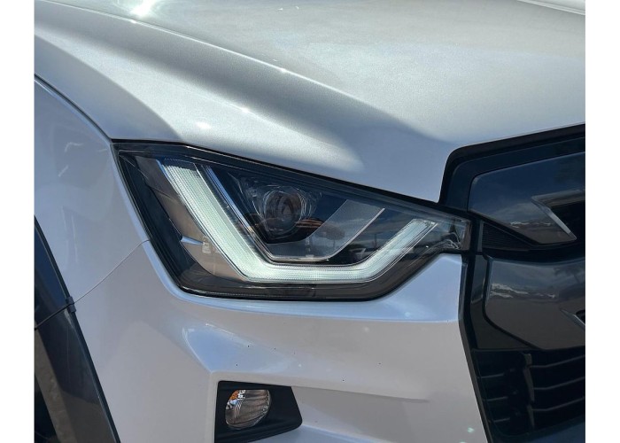 Used 1
                    ISUZU
                     for Sale Image