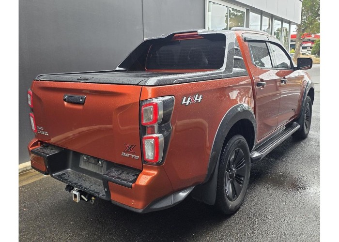 Used 1
                    ISUZU
                     for Sale Image