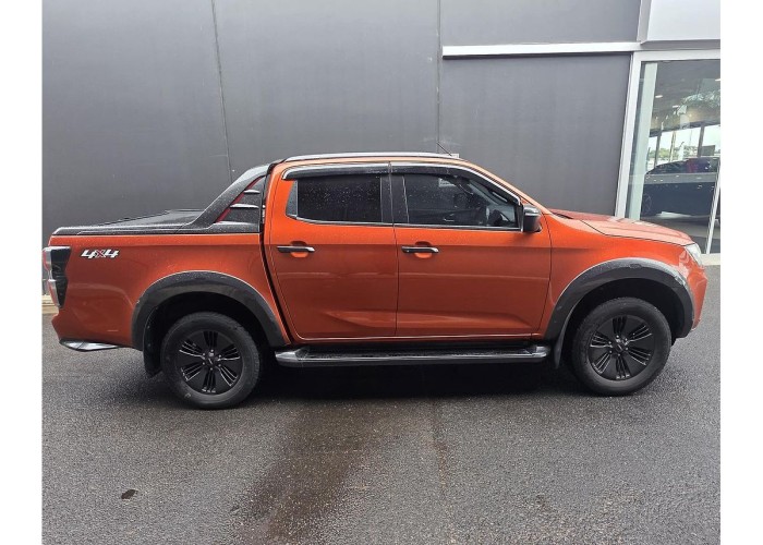 Used 1
                    ISUZU
                     for Sale Image