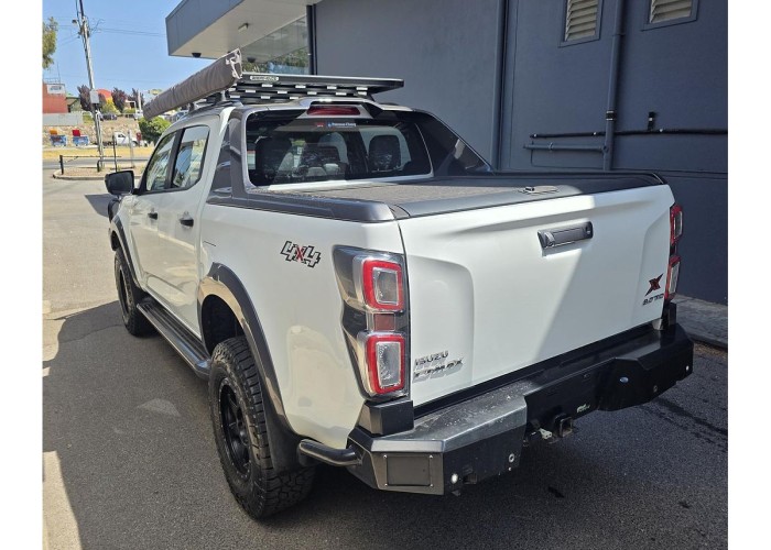 Used 1
                    ISUZU
                     for Sale Image